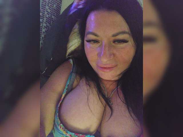 nikoletta25 online