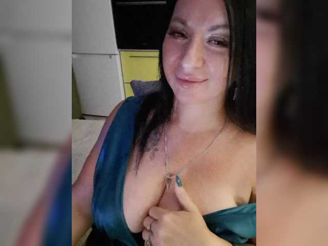 Nikoletta25