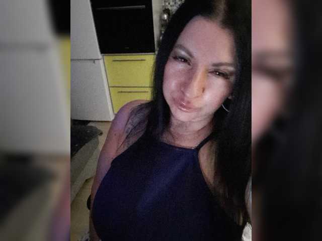 Nikoletta25 live cam on BongaCams