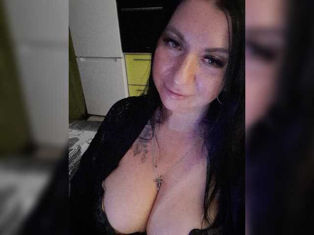 Nikoletta25