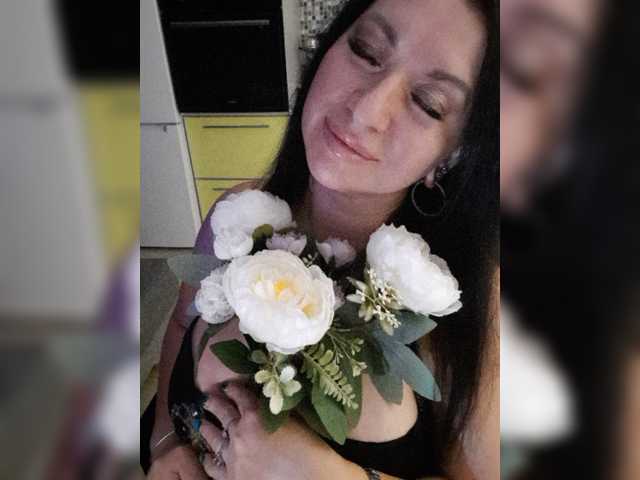 Nikoletta25 live cam preview