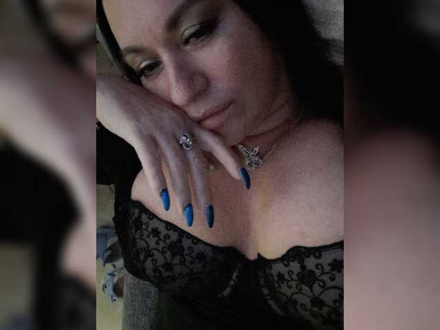 Nikoletta25 live cam preview