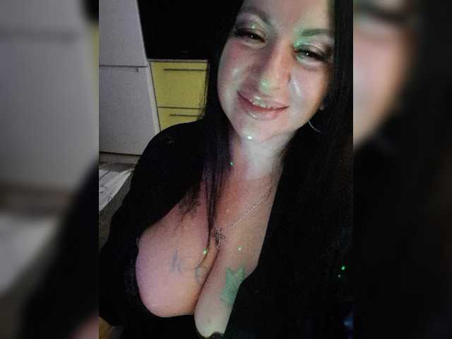 Nikoletta25