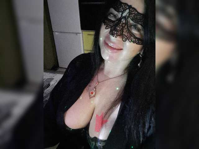 Nikoletta25
