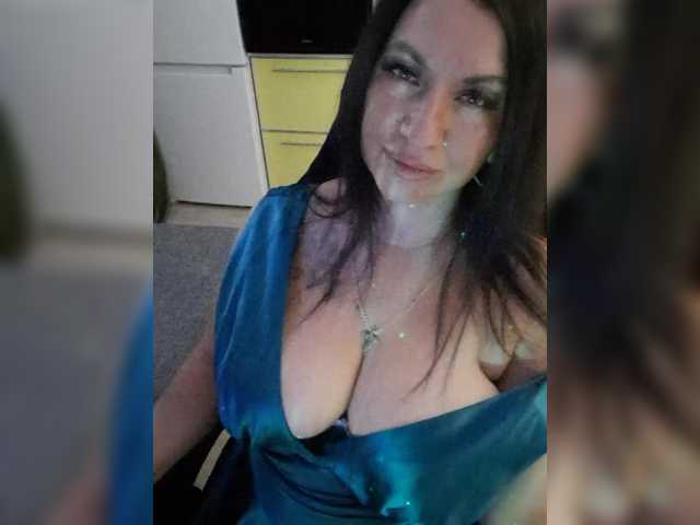 Nikoletta25 live cam on BongaCams
