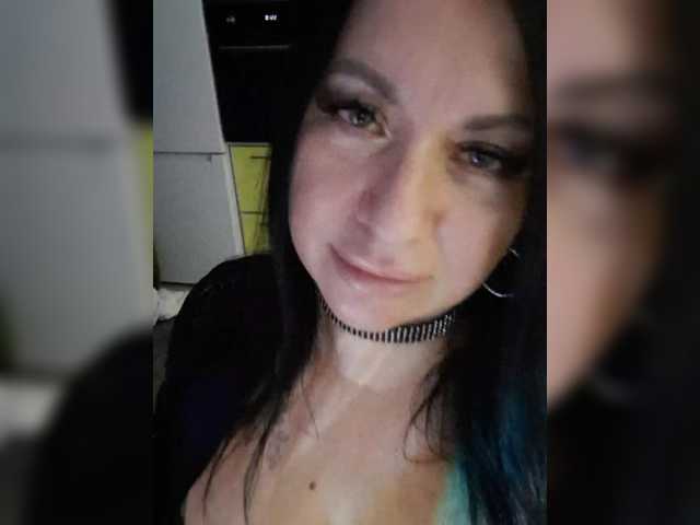 Nikoletta25