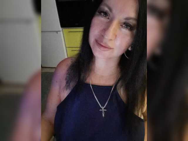 Nikoletta25 live cam on BongaCams