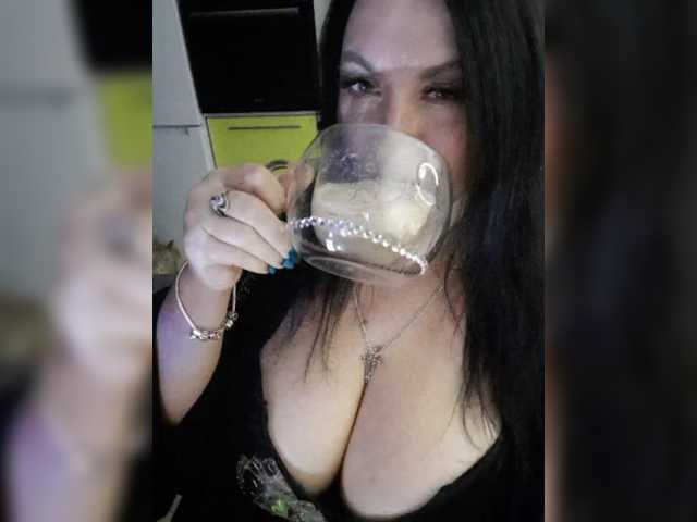 Nikoletta25 live cam preview