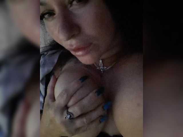 Nikoletta25