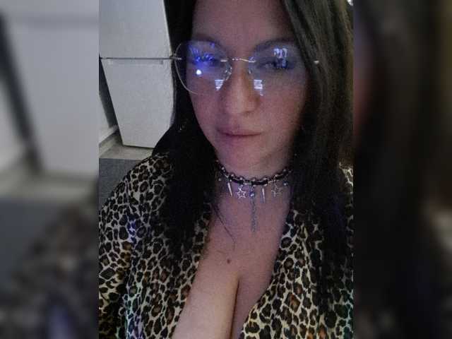 Nikoletta25