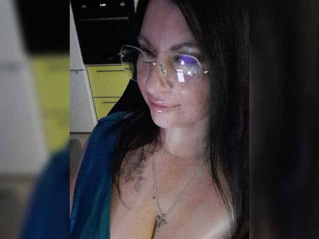 Nikoletta25, en directo ahora en BongaCams