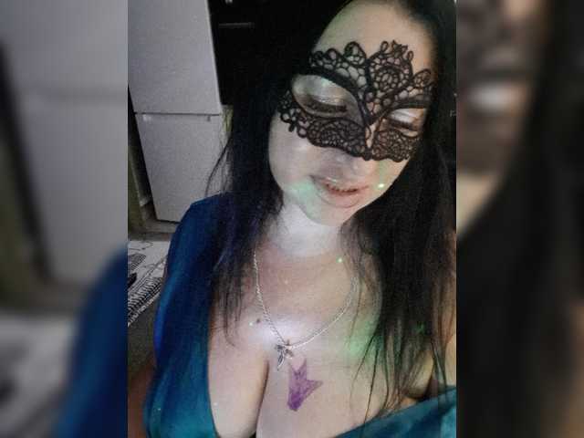 Nikoletta25 live cam on BongaCams