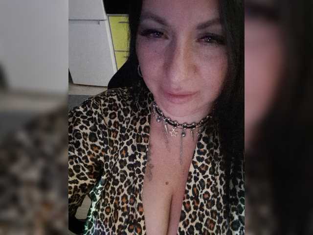 Nikoletta25