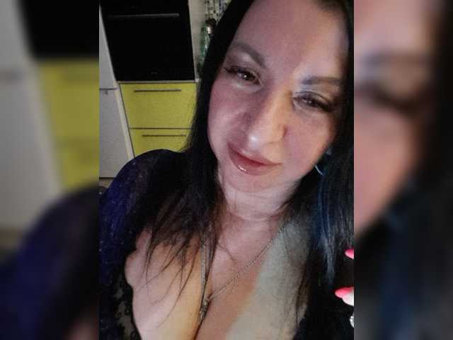 Nikoletta25 live cam on BongaCams