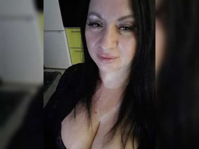 Nikoletta25 live cam on BongaCams