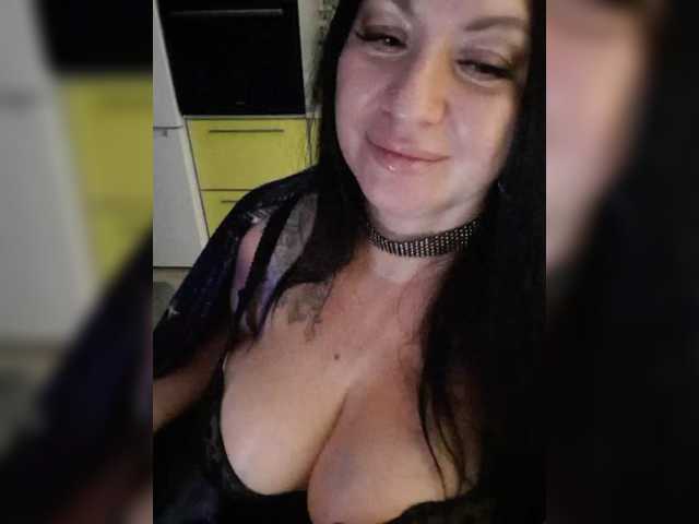 Nikoletta25