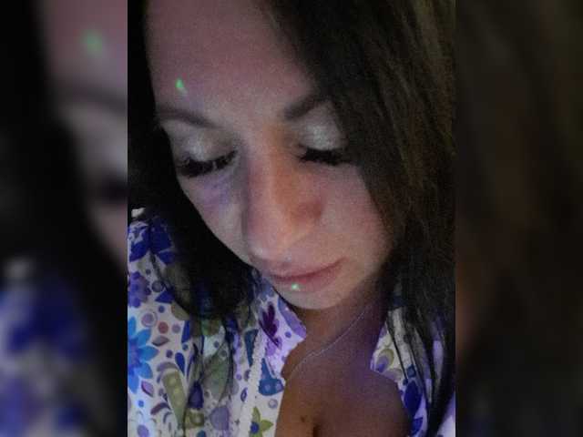 Nikoletta25 live cam on BongaCams