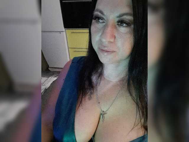 Nikoletta25
