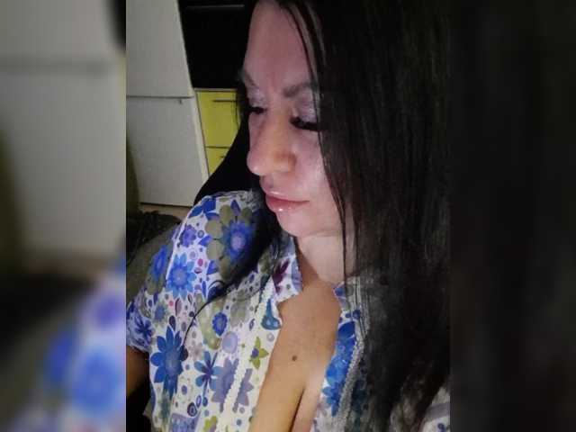 Nikoletta25, live now on BongaCams