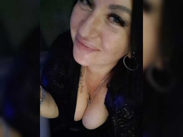 Nikoletta25 live cam on BongaCams