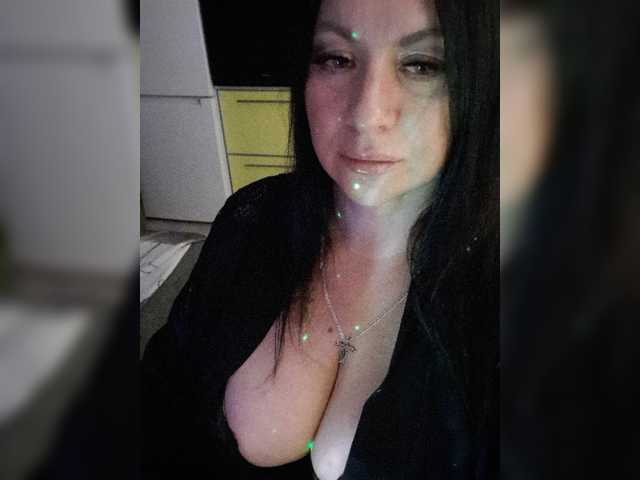 Nikoletta25