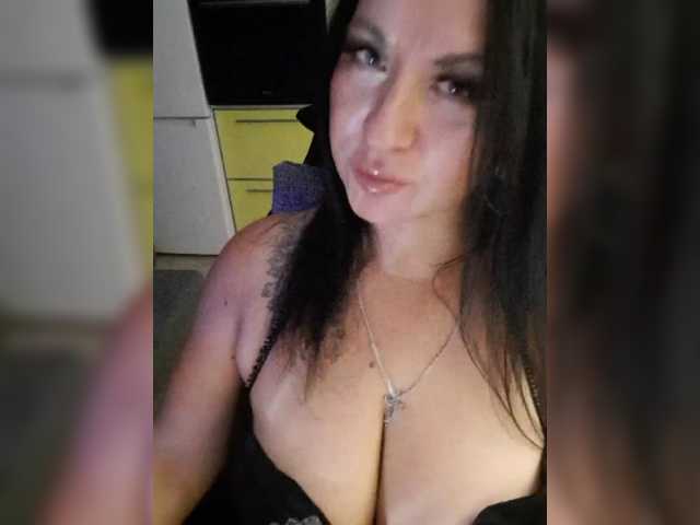 Nikoletta25