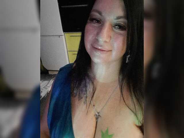 Nikoletta25 live cam on BongaCams
