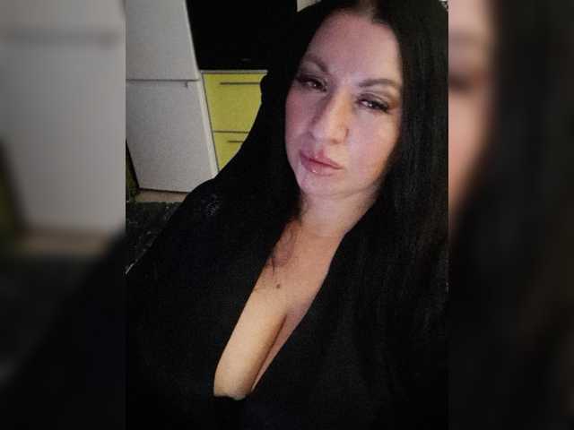 Nikoletta25