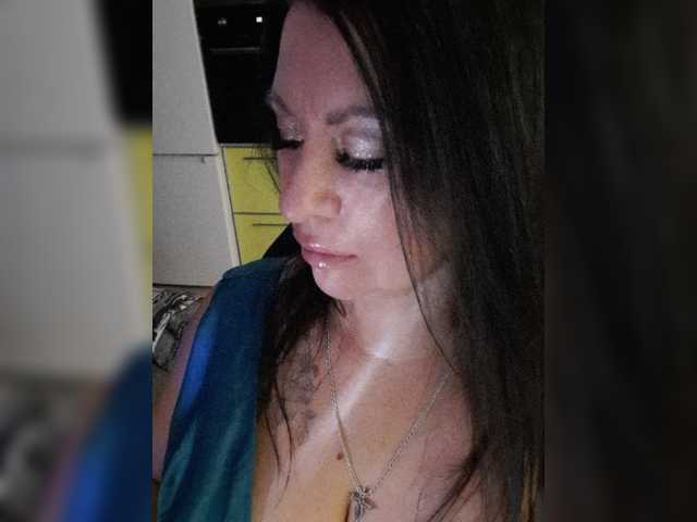 Nikoletta25, en directo ahora en BongaCams