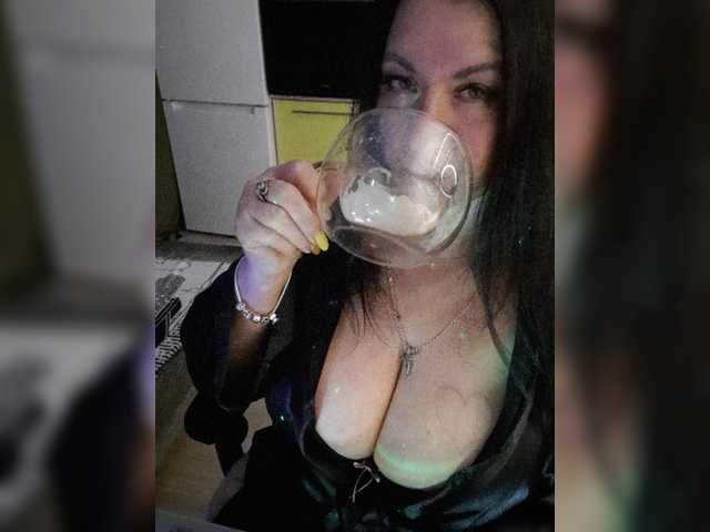 Nikoletta25