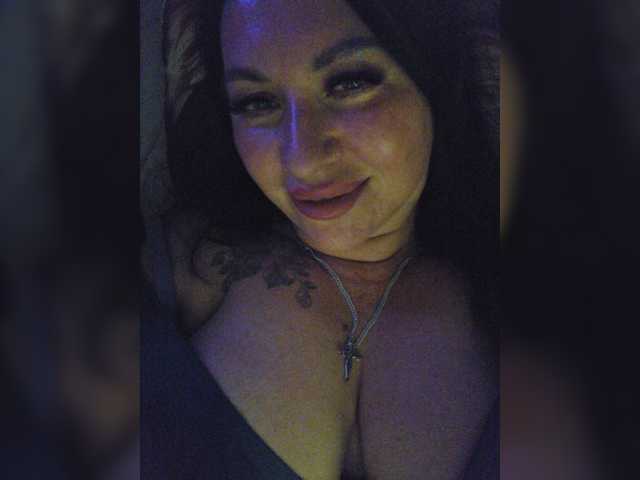 Nikoletta25 live cam on BongaCams