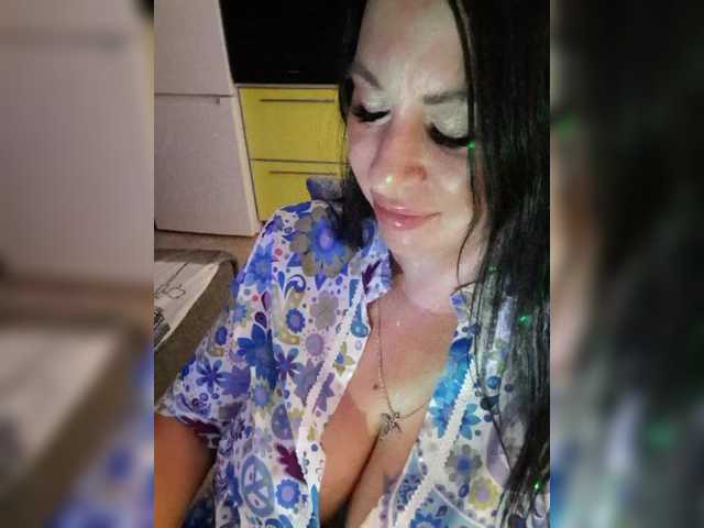Nikoletta25 live cam on BongaCams