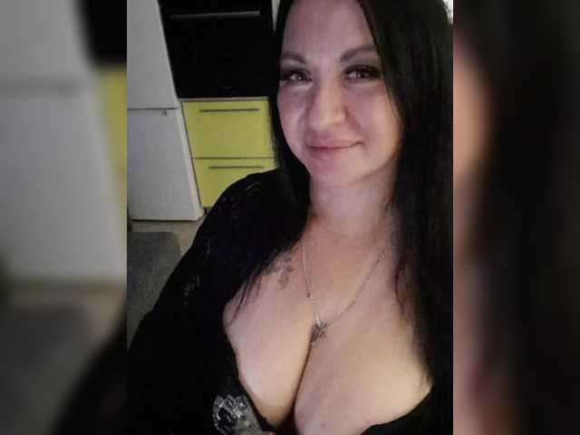 Nikoletta25