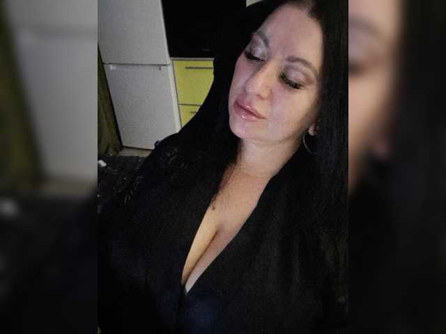 Nikoletta25, en directo ahora en BongaCams