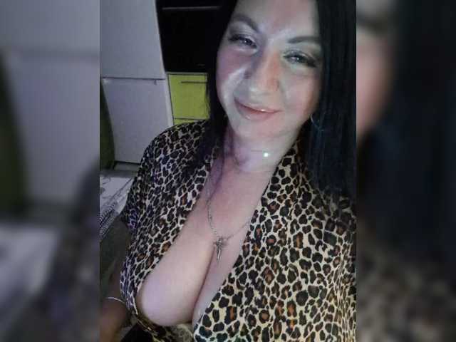 Nikoletta25 live cam