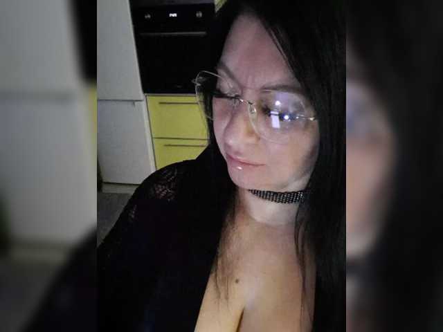 Nikoletta25