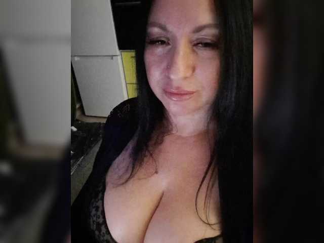 Nikoletta25, live now on BongaCams