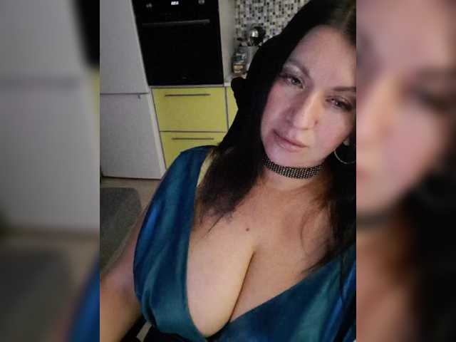 Nikoletta25 live cam on BongaCams