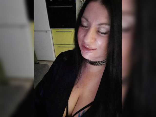 Nikoletta25
