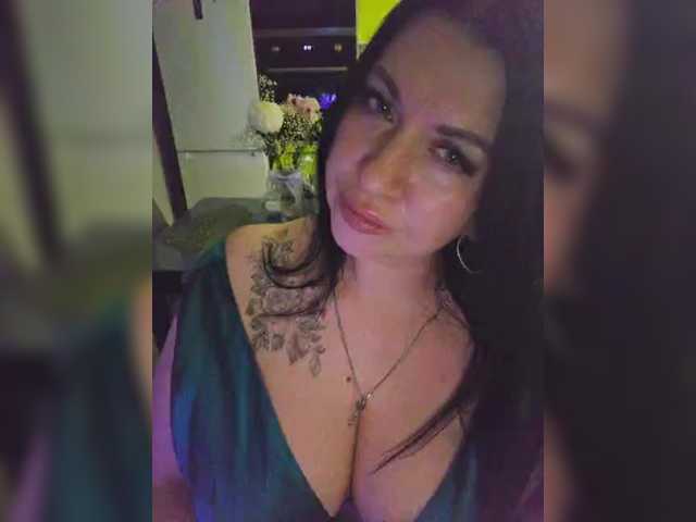 Nikoletta25