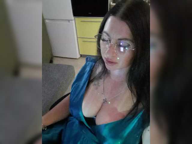 Nikoletta25