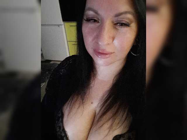 Nikoletta25, en directo ahora en BongaCams