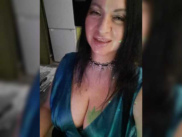 Nikoletta25 live cam on BongaCams