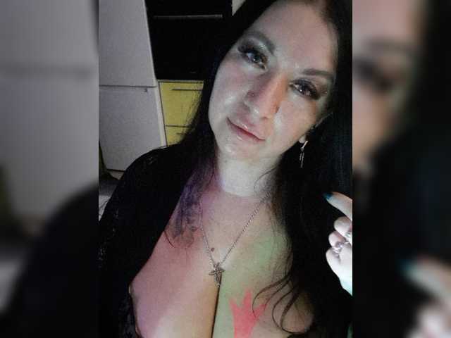 Nikoletta25 live cam on BongaCams