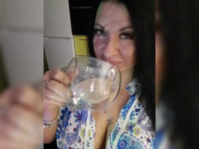 Nikoletta25 live cam on BongaCams