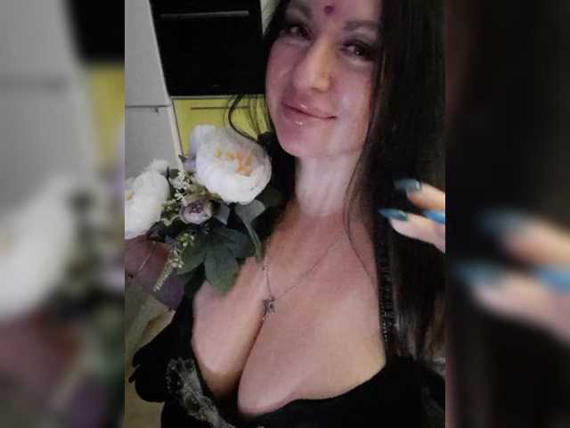 Nikoletta25