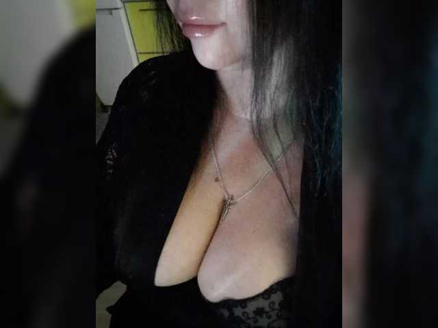 Nikoletta25 live cam on BongaCams