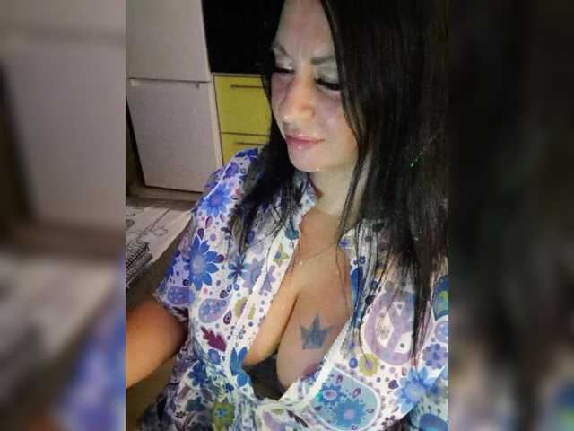 Nikoletta25 live cam on BongaCams