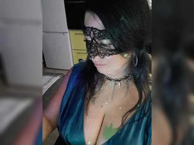 Nikoletta25 live cam on BongaCams