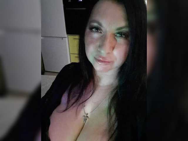 Nikoletta25